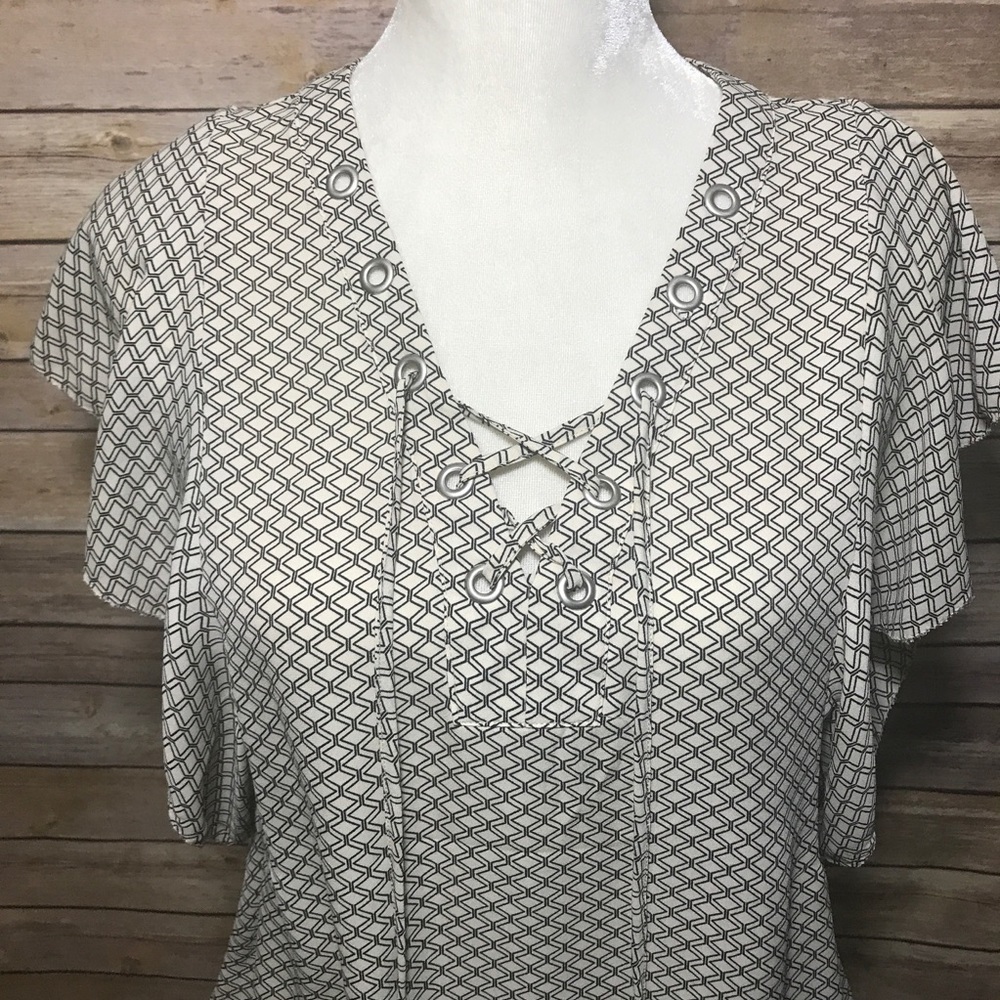 Flowy Blouse - Picture 3 of 5